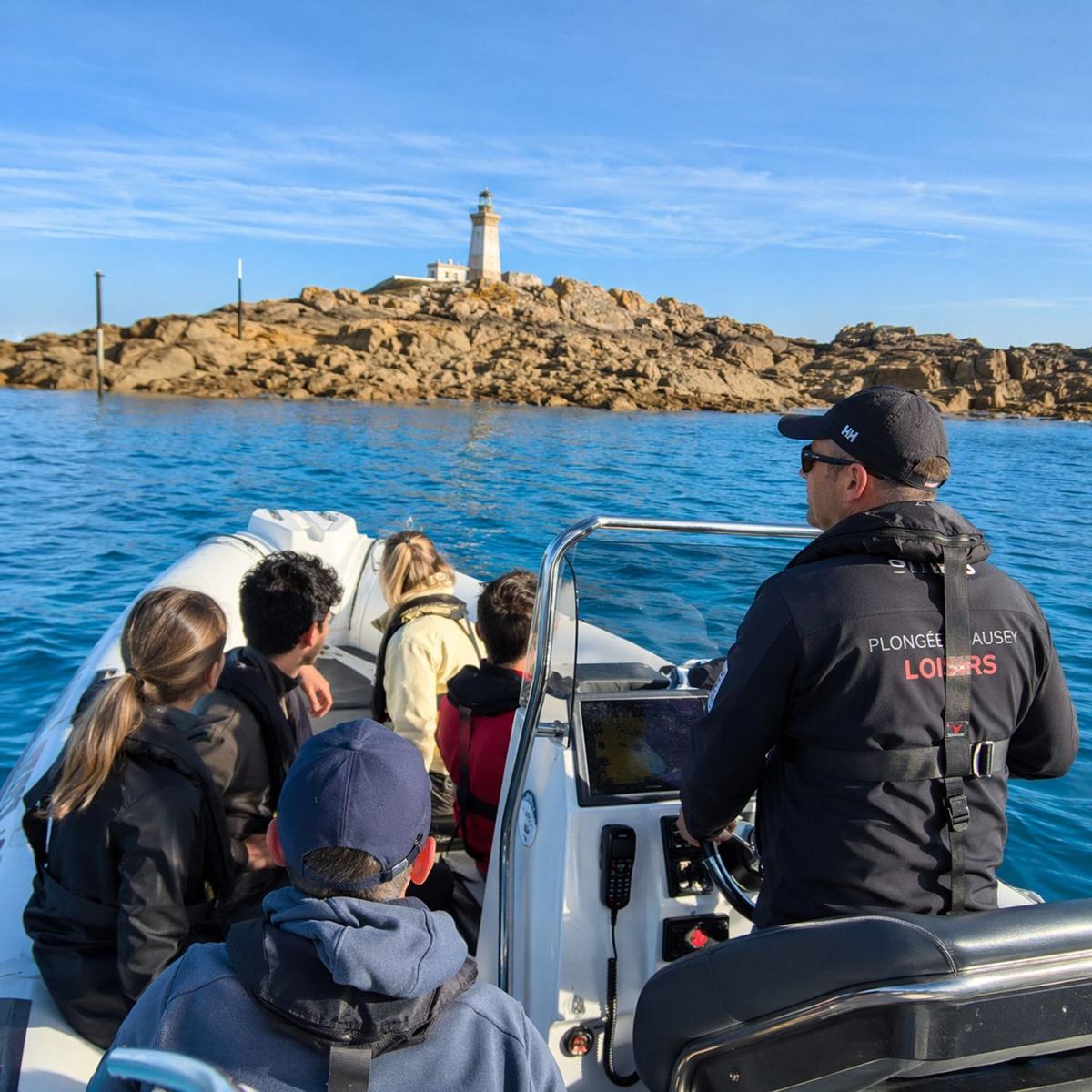 Location de bateau avec skipper à Granville à la journée pour s’évader en mer