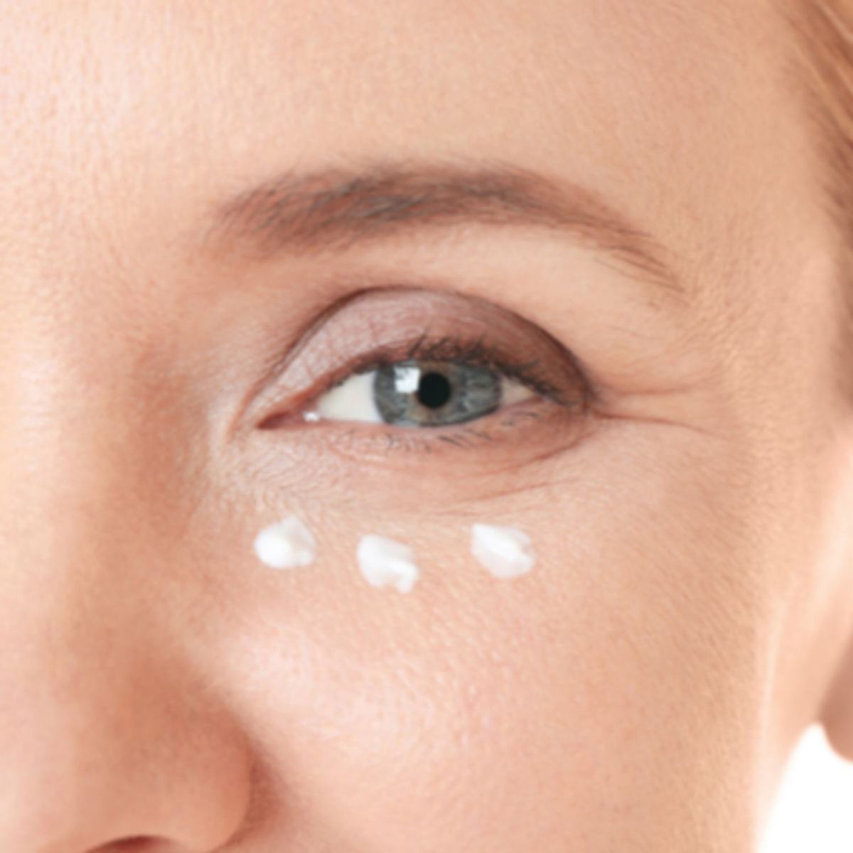 Soin visage anti-âge à Aléria sur mesure pour une peau ferme, lisse et lumineuse