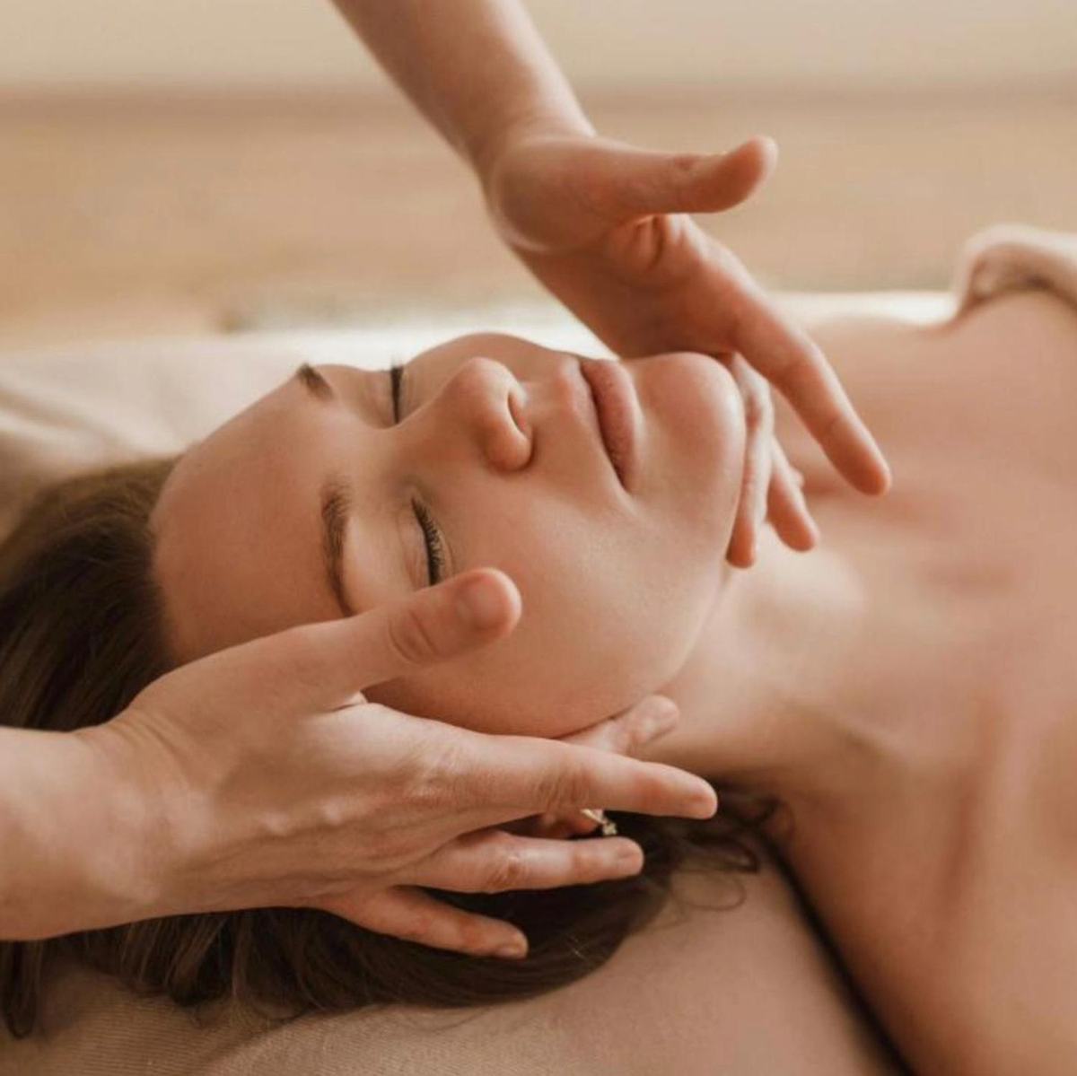 Pourquoi le Kobido est le meilleur massage anti-âge naturel pour votre visage ?
