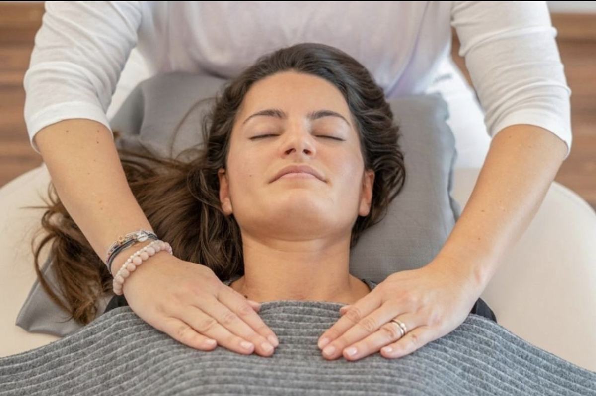 HEALING ENERGY PROCESS (HEP) : QU’EST-CE QUE C’EST ET COMMENT SE DÉROULE UNE SÉANCE ?
