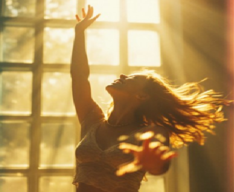 Quand le corps reçoit une mission, il sait quoi faire. La danse libère ce que les mots ne peuvent pas atteindre.