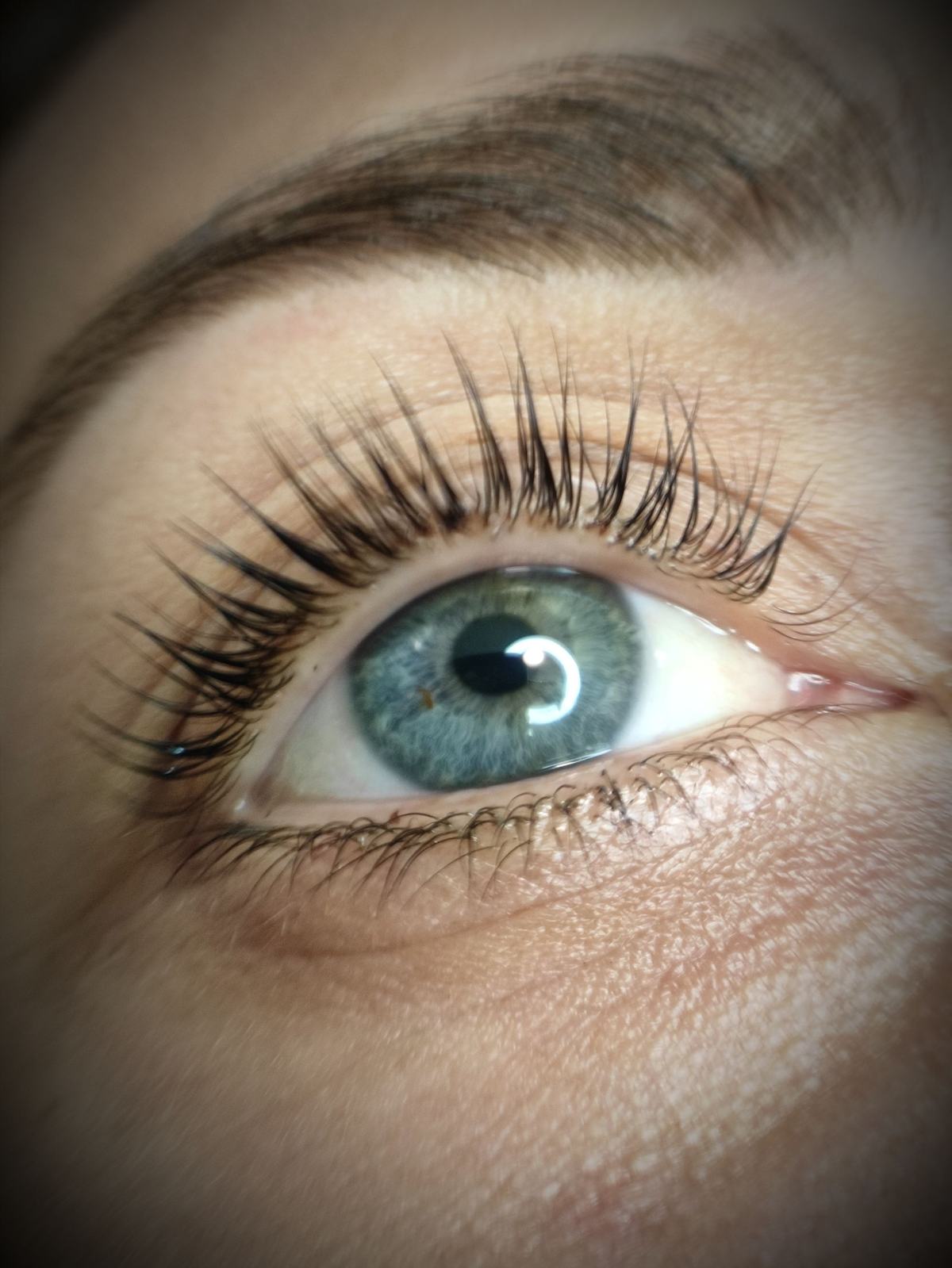 Rehaussement de cils avec teinture au henné 😍