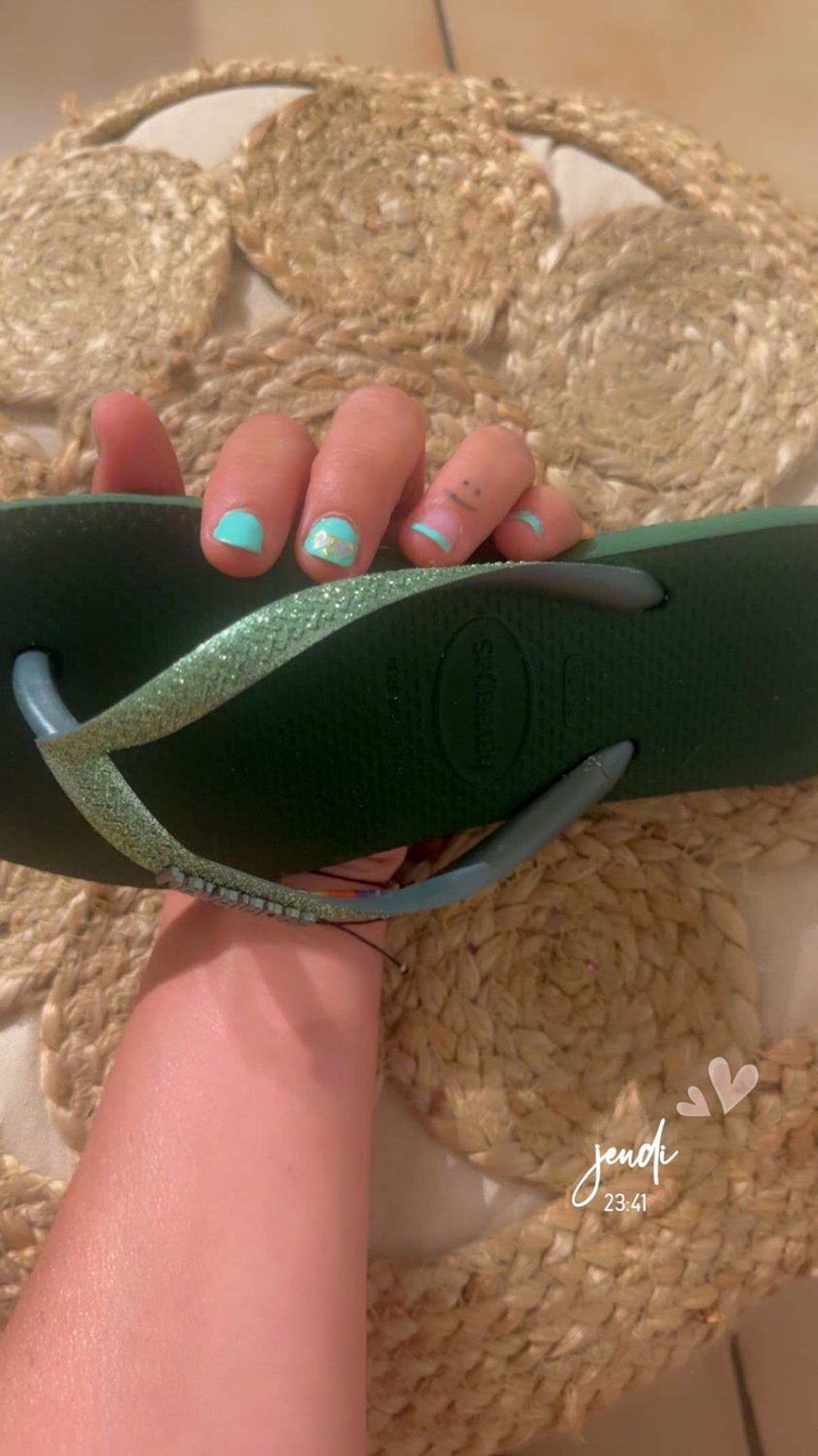 Semi permanent pieds ou mains