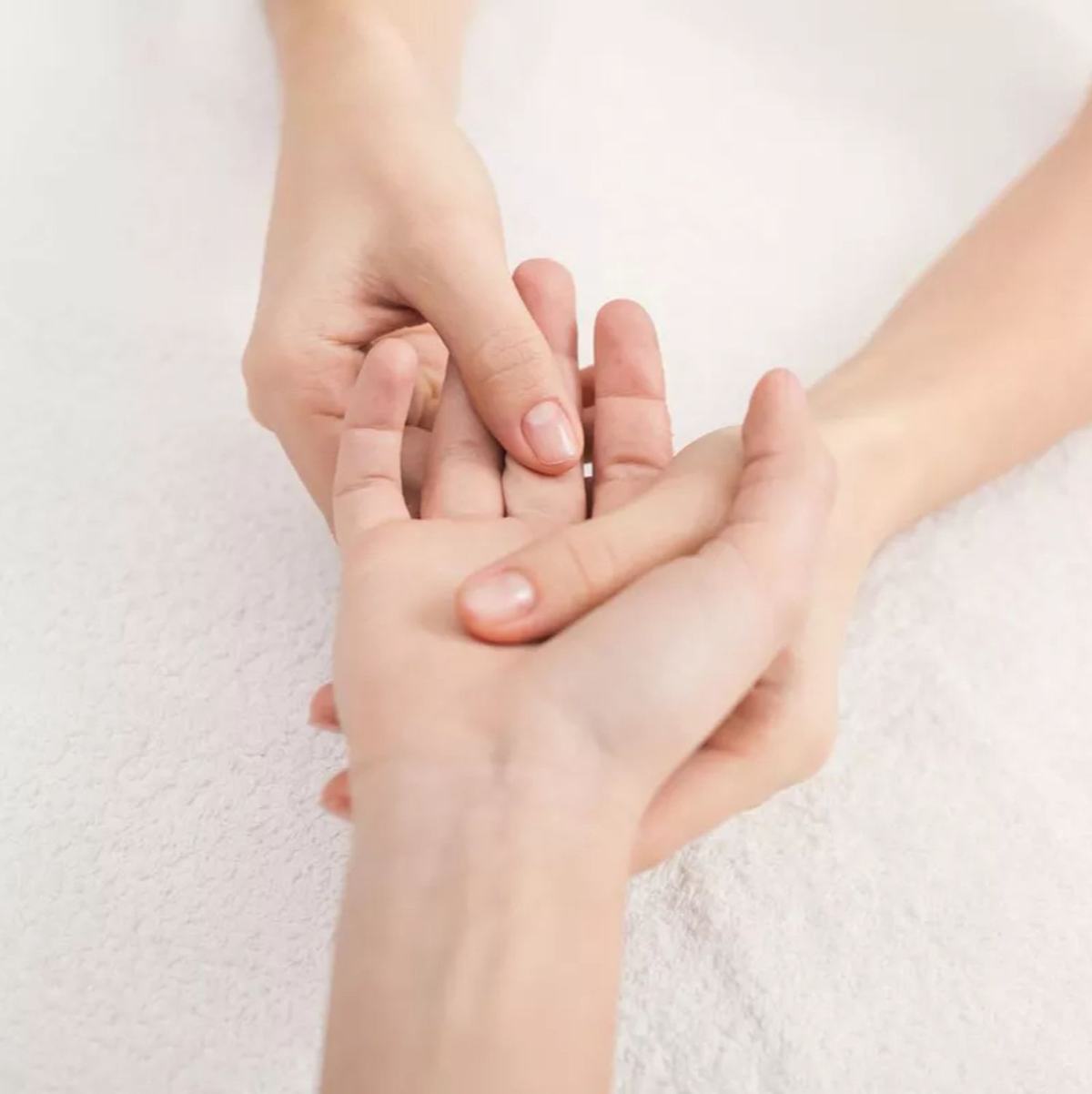 Massage Métamorphique à Thélus – Un soin libérateur et transformateur | Charlotte Legrand Naturopathe