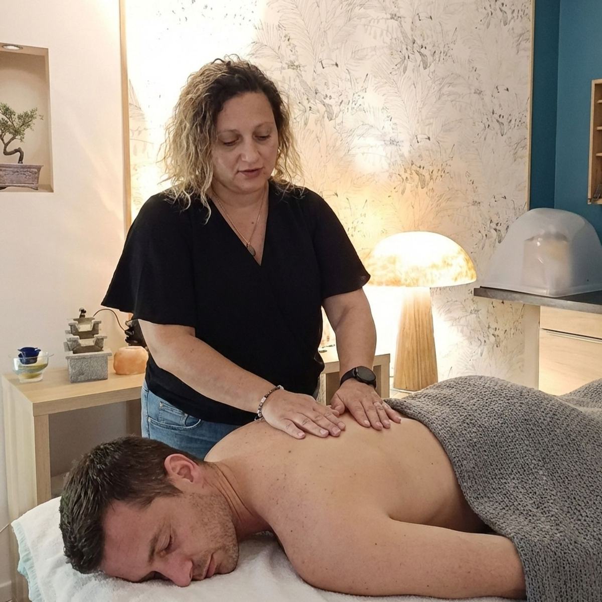 Magnétiseur douleurs dos : comment une séance peut soulager vos tensions de manière naturelle