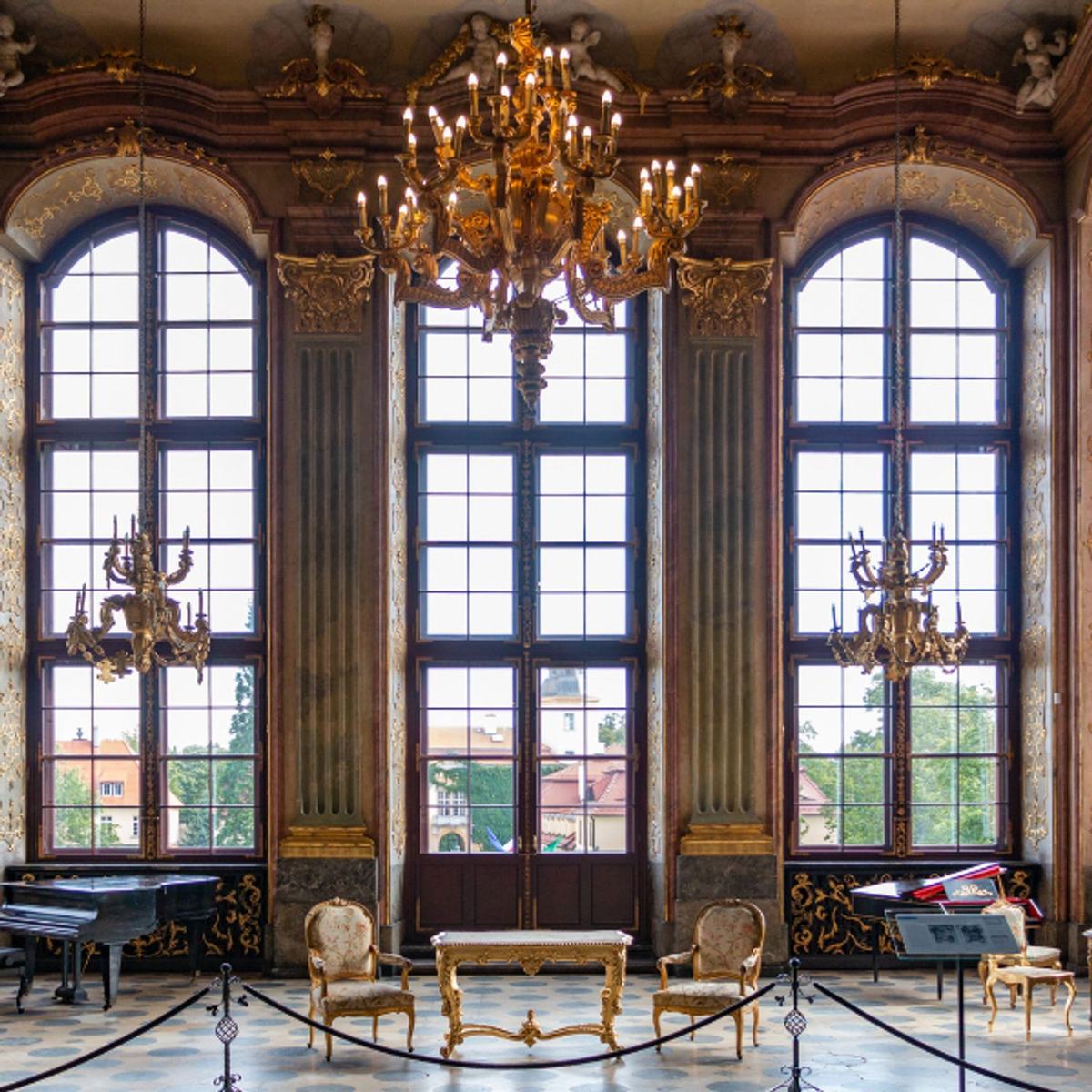 Château de Pizay : hôtel, spa et domaine viticole en Beaujolais - Découvrez notre château officiel