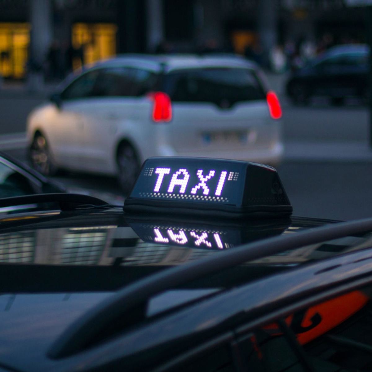Taxis à Mâcon : services de déplacements et réservations pour la gare TGV et la ville